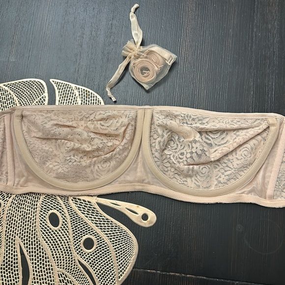 NWOT Wacoal Women's Halo Lace Strapless Bra in Cream/Tan 40DD - Picture 5 of 8